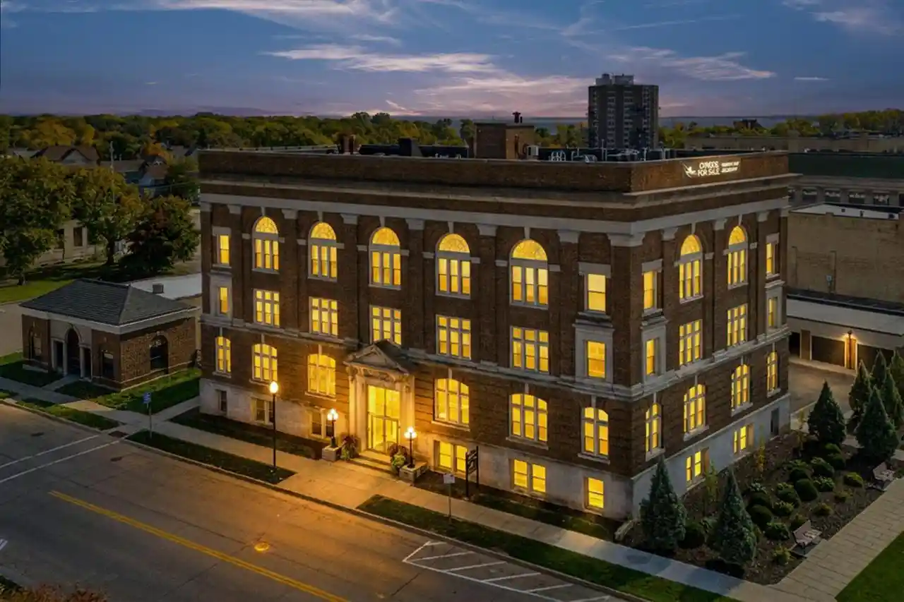 Condo for sale at 105 Washington Ave #203, Oshkosh, WI 54901 | MLS# 50334483