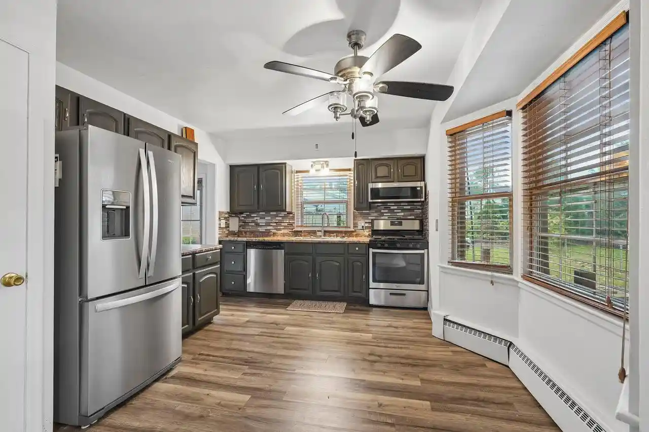 Photo 3 of Single family home for sale at 1221 Jefferson St, Racine, WI 53404 | MLS# 1985146 | Listing updated on 2026-10-16