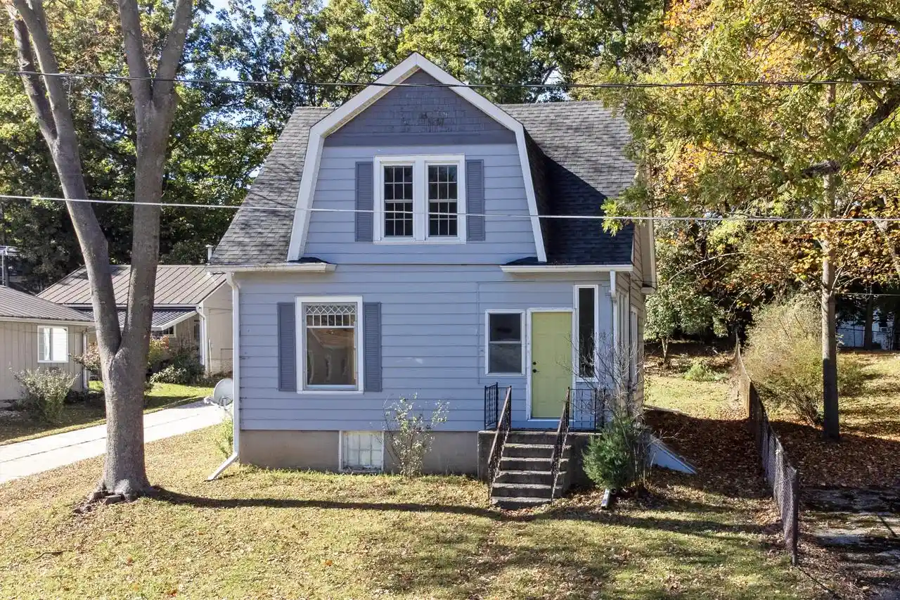Photo 1 of Single family home for sale at 92 Valley St, Williams Bay, WI 53191 | MLS# 1985149 | Listing updated on 2026-10-21