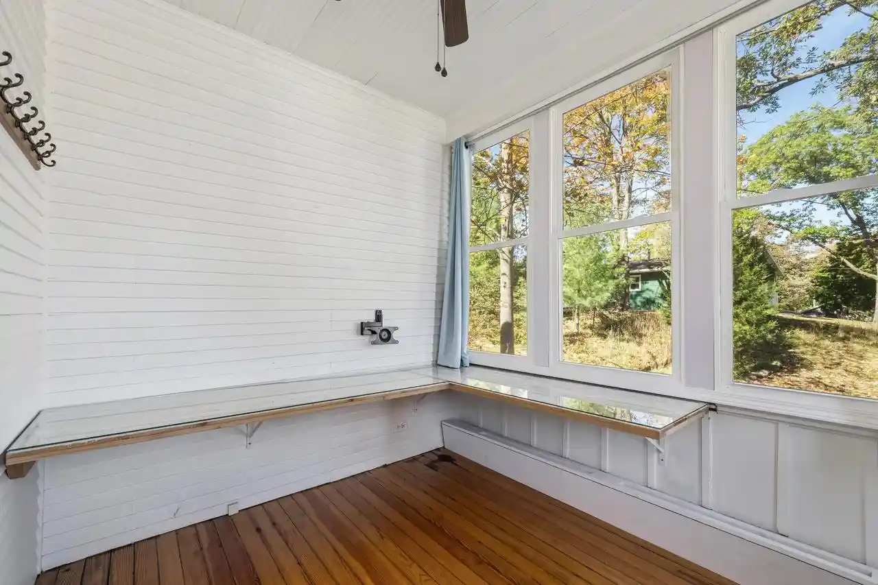 Photo 2 of Single family home for sale at 92 Valley St, Williams Bay, WI 53191 | MLS# 1985149 | Listing updated on 2026-10-21