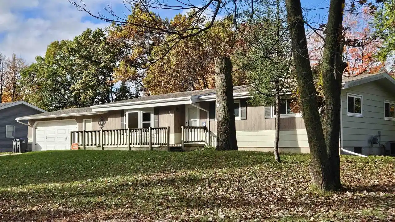 Photo 1 of Single family home for sale at 917 S Park St, Shawano, WI 54166 | MLS# 50334489 | Listing updated on 2026-10-28