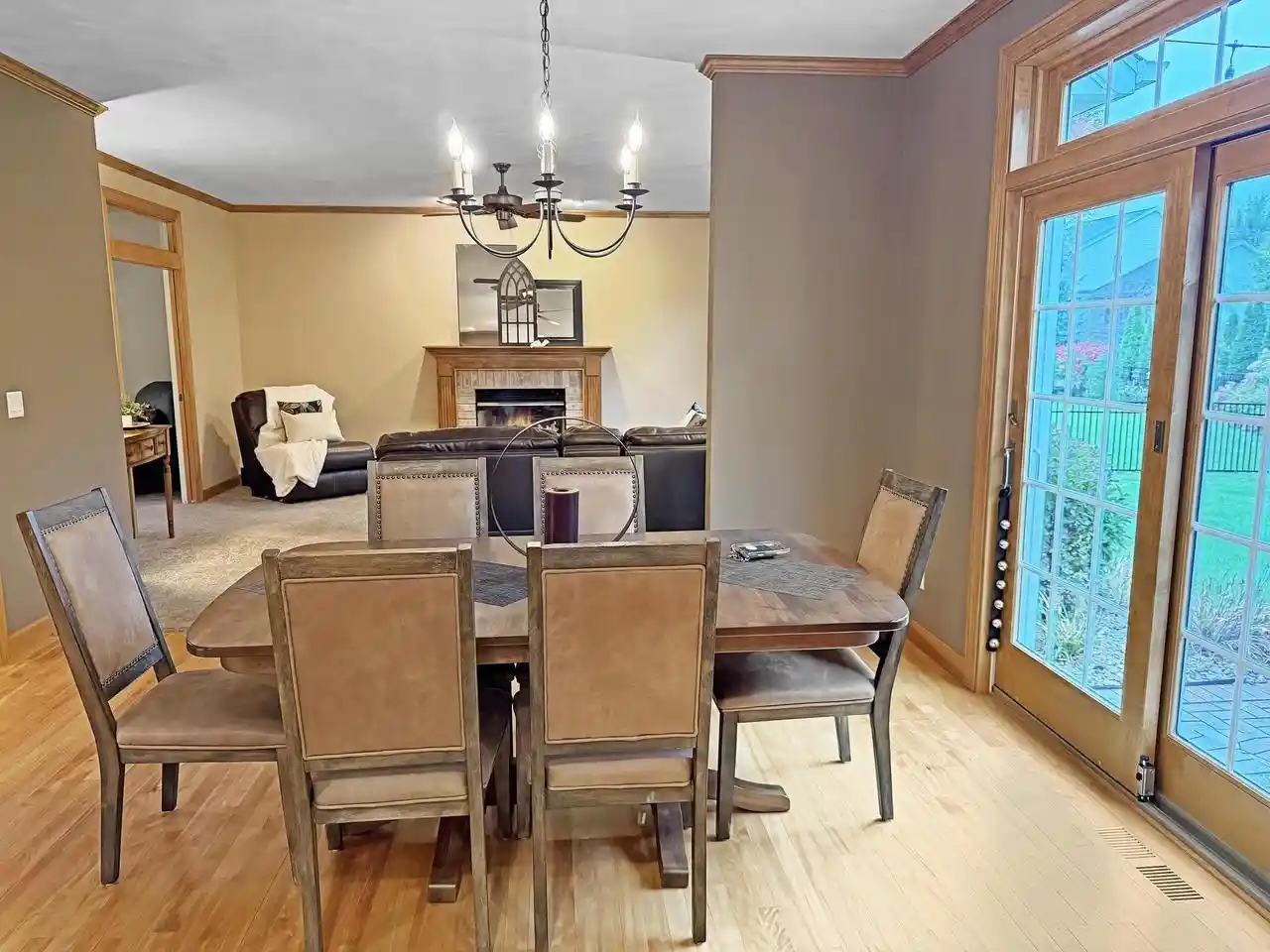 Photo 2 of Single family home for sale at 233 E Fernwood Ln, Appleton, WI 54913 | MLS# 50334497 | Listing updated on 2026-10-26