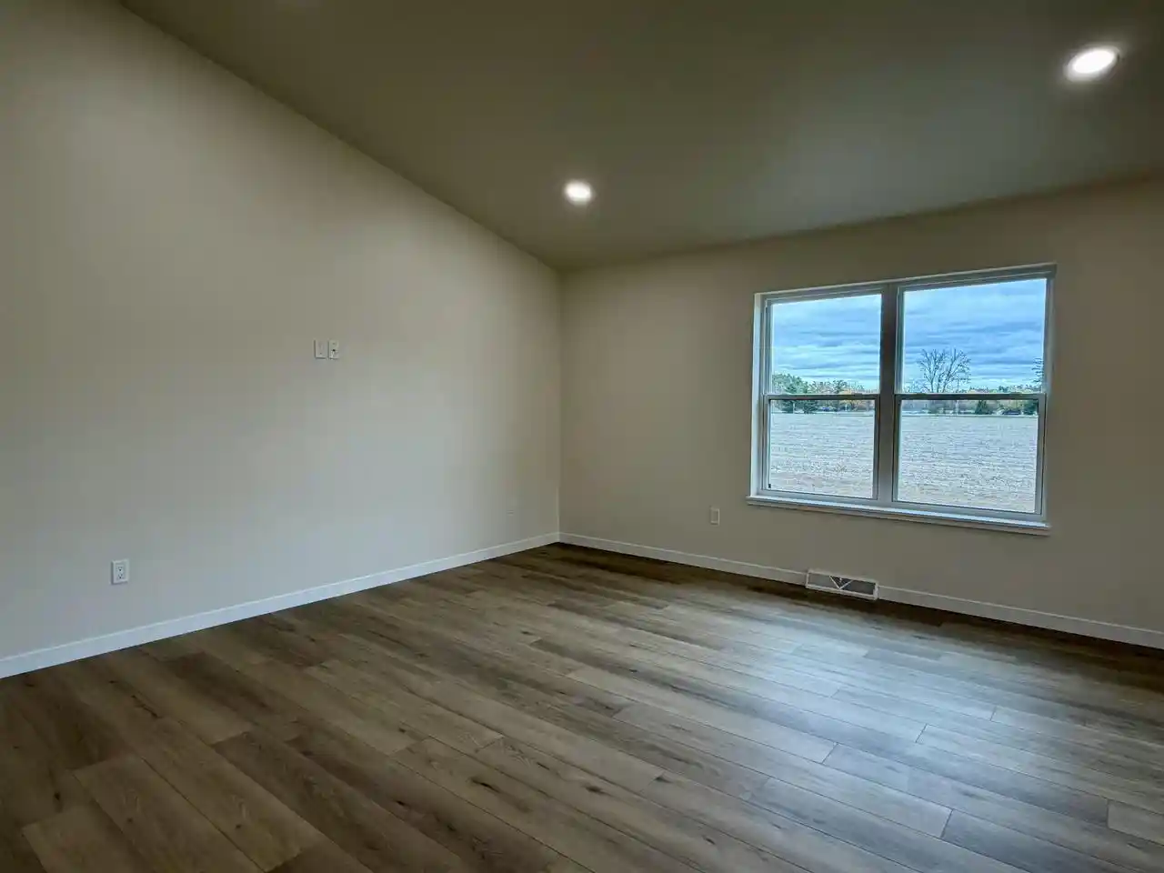 Photo 3 of Single family home for sale at 630 Oak St, Scandinavia, WI 54977 | MLS# 50334498 | Listing updated on 2026-10-16