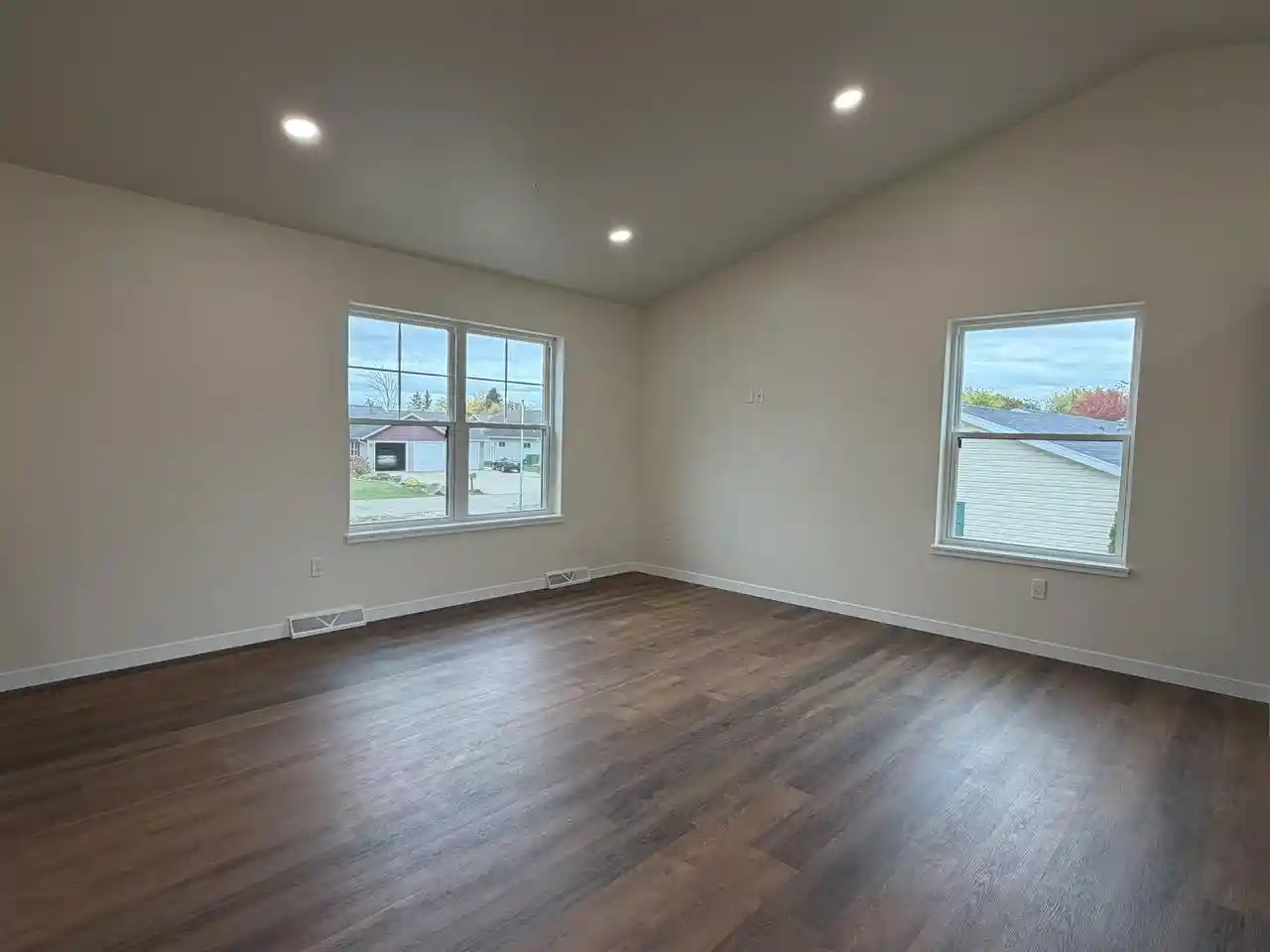 Photo 4 of Single family home for sale at 695 Oak St, Scandinavia, WI 54977 | MLS# 50334500 | Listing updated on 2026-10-16