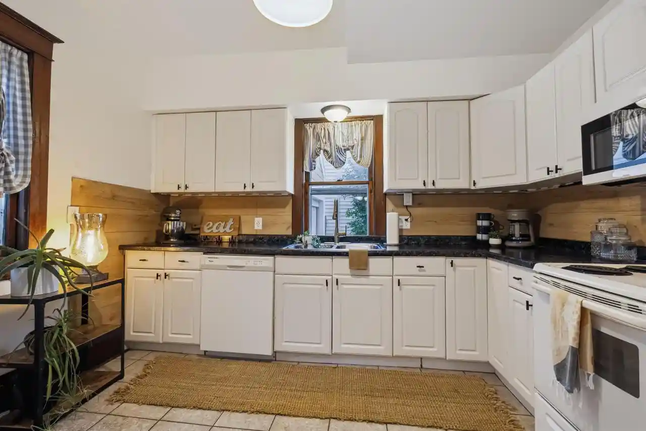 Photo 3 of Single family home for sale at 419 E Atlantic St, Appleton, WI 54911 | MLS# 50334487 | Listing updated on 2026-10-27