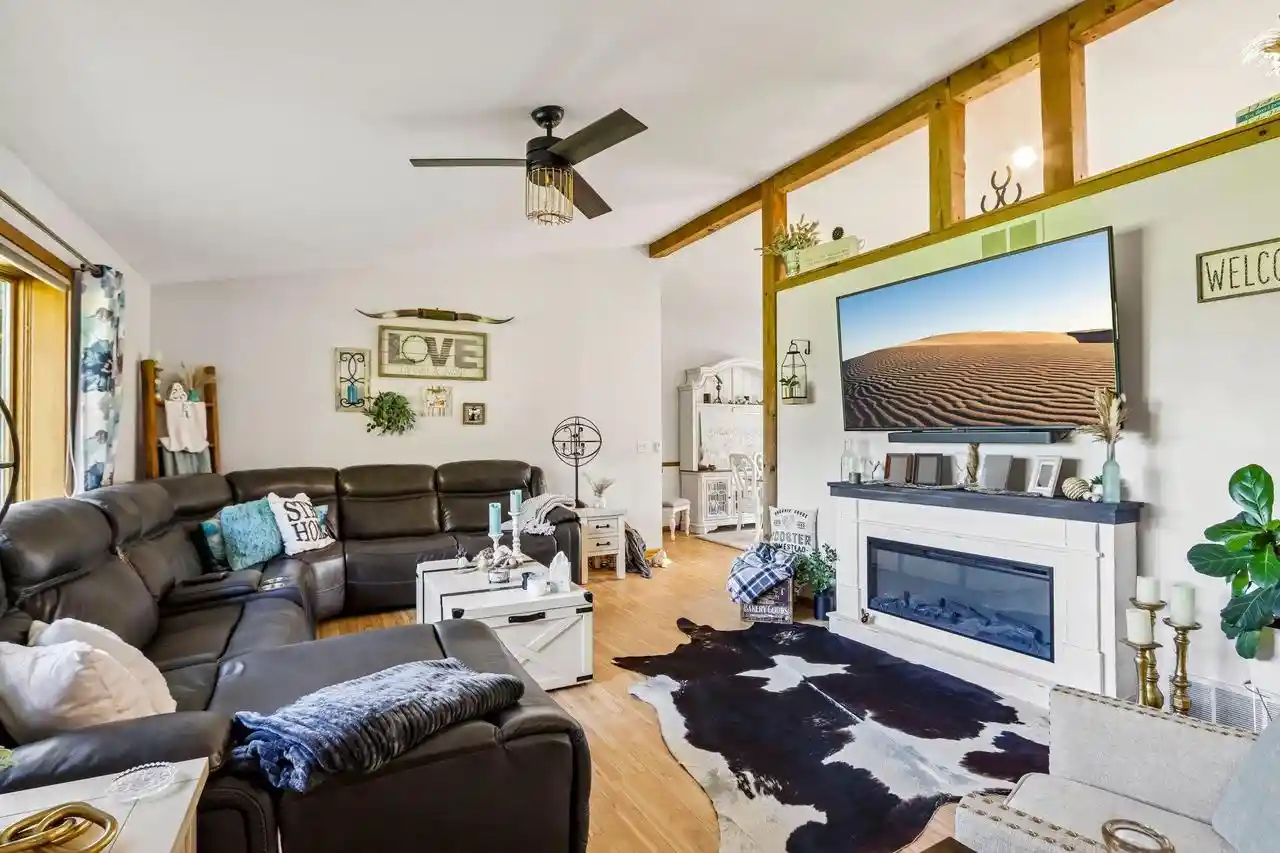 Photo 1 of Single family home for sale at W8127 Dumke Rd, Portage, WI 53901 | MLS# 2034842 | Listing updated on 2026-10-28