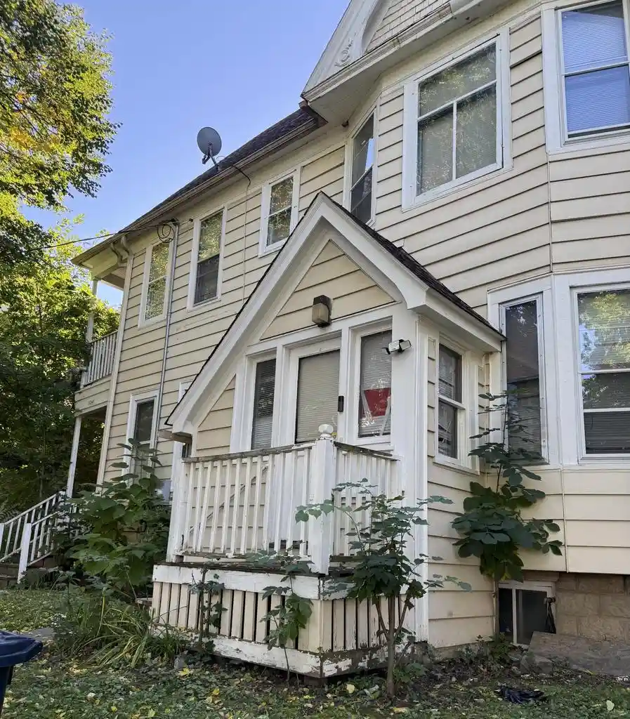 Photo 2 of Multi family home for sale at 3201 W Mckinley Blvd #3203, Milwaukee, WI 53208 | MLS# 1985220 | Listing updated on 2026-10-23