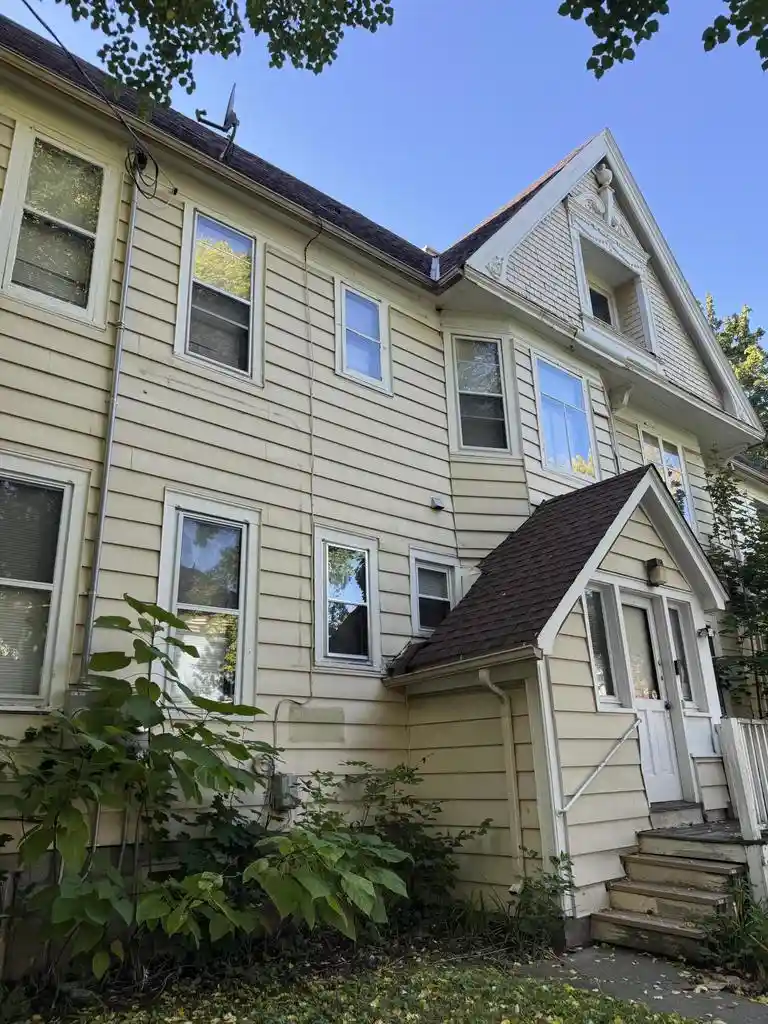 Photo 4 of Multi family home for sale at 3201 W Mckinley Blvd #3203, Milwaukee, WI 53208 | MLS# 1985220 | Listing updated on 2026-10-23