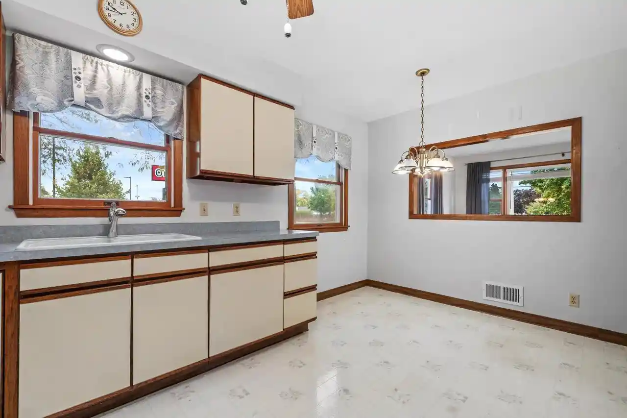 Photo 4 of Single family home for sale at 3202 22nd Avenue, Kenosha, WI 53140 | MLS# 1985268 | Listing updated on 2026-10-21