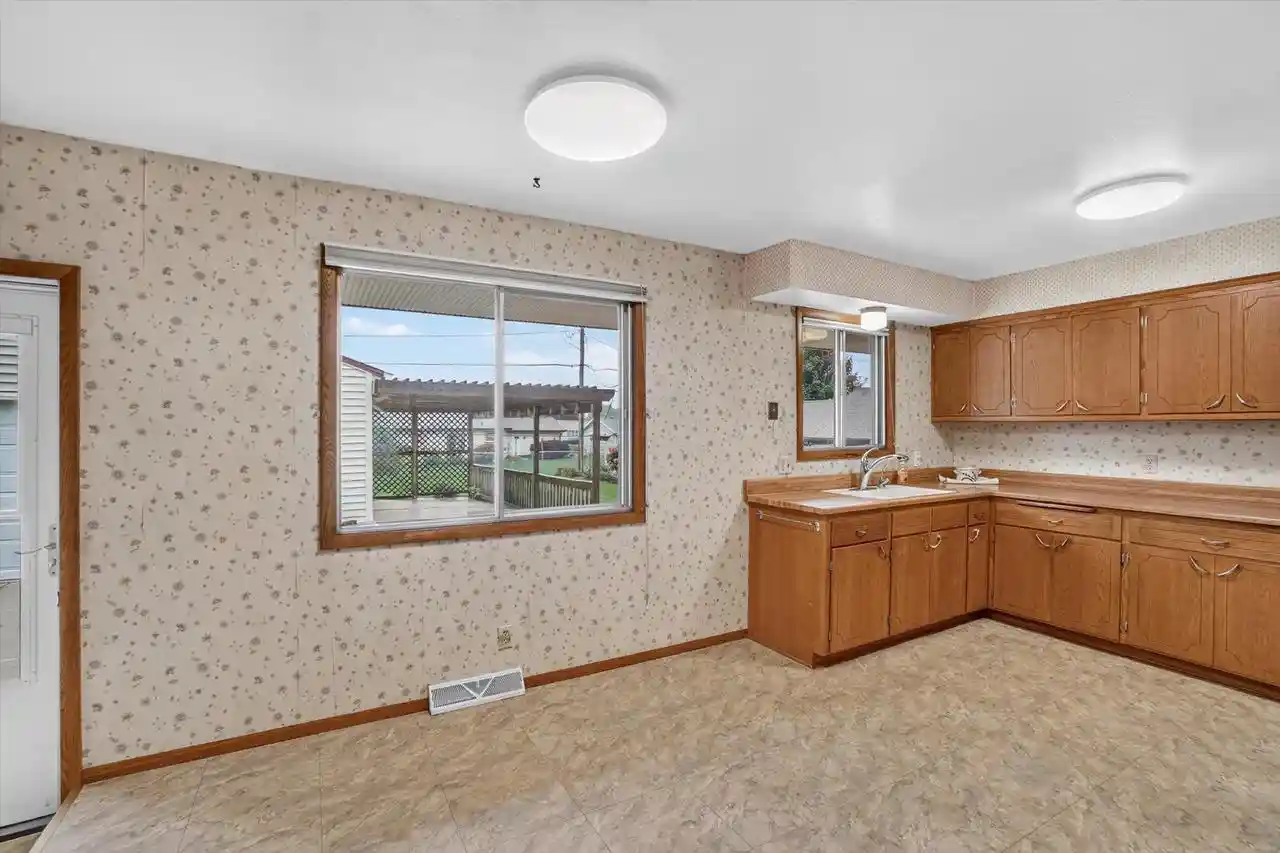 Photo 4 of Single family home for sale at 2120 Hubbard St, Janesville, WI 53546 | MLS# 2034871 | Listing updated on 2026-10-19