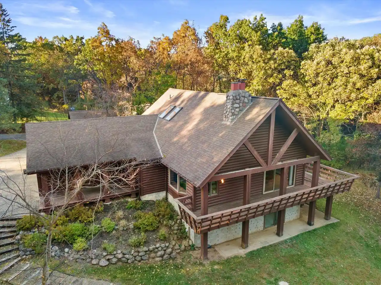 Photo 2 of Single family home for sale at W320s4044 Sadie Ln, Waukesha, WI 53189 | MLS# 1985277 | Listing updated on 2026-10-22