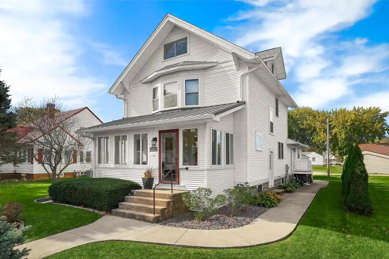 Photo 1 of Sale Pending at 309 Jefferson St S St, Houston, MN 55943 | MLS# 1985326 | Listing updated on 2026-10-20
