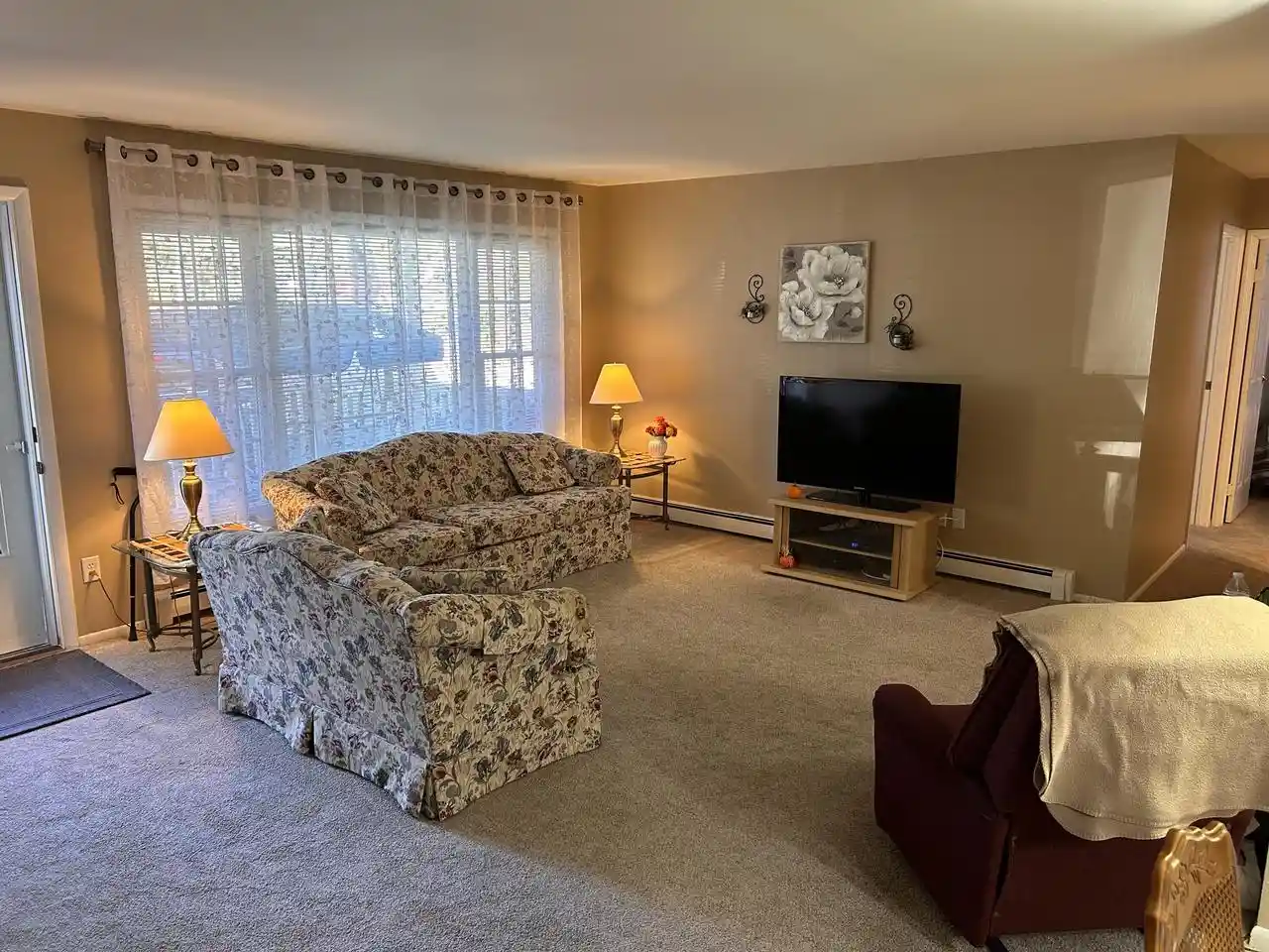Photo 4 of Condo for sale at 516 Laurel Lake Rd #1, Thiensville, WI 53092 | MLS# 1985331 | Listing updated on 2026-10-27