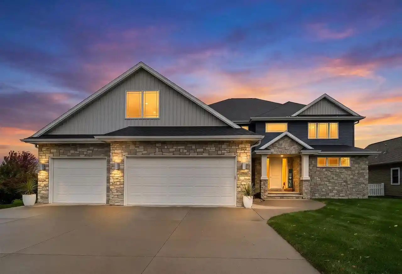 Photo 1 of Mansion for sale at 4918 N Cherryvale Ave, Appleton, WI 54913 | MLS# 50334542 | Listing updated on 2026-10-27