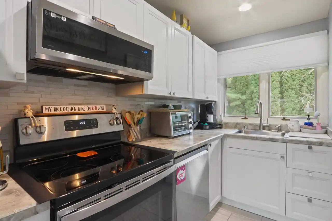 Listing Photo 4 - Condo for sale in building located at 81 Aspen Rd, Lake Geneva, WI 53147 - Unit #08