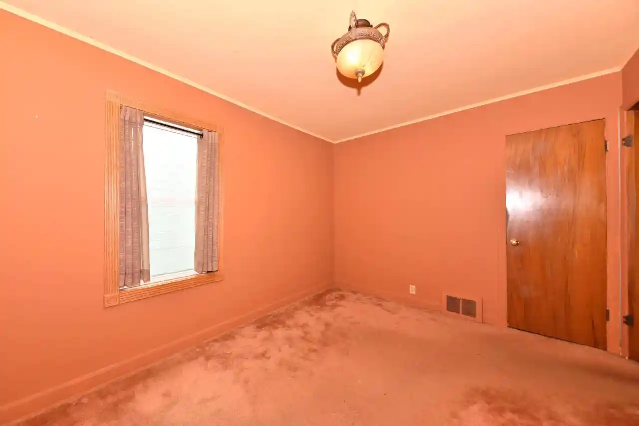 Photo 4 of Single family home for sale at 3671 S Pine Ave, Milwaukee, WI 53207 | MLS# 1985383 | Listing updated on 2026-10-22