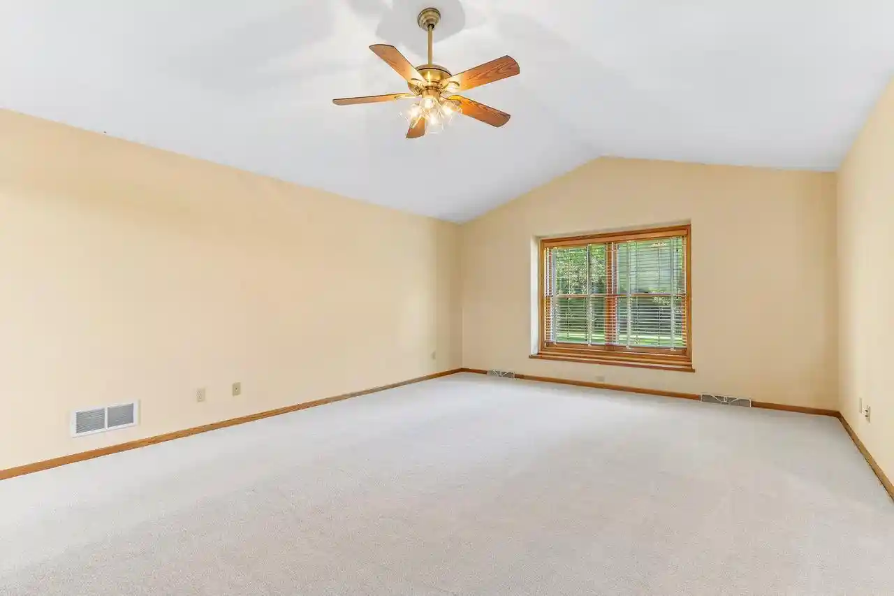 Photo 2 of Single family home for sale at N7202 Hamms Rd, Burlington, WI 53105 | MLS# 1985386 | Listing updated on 2026-10-28