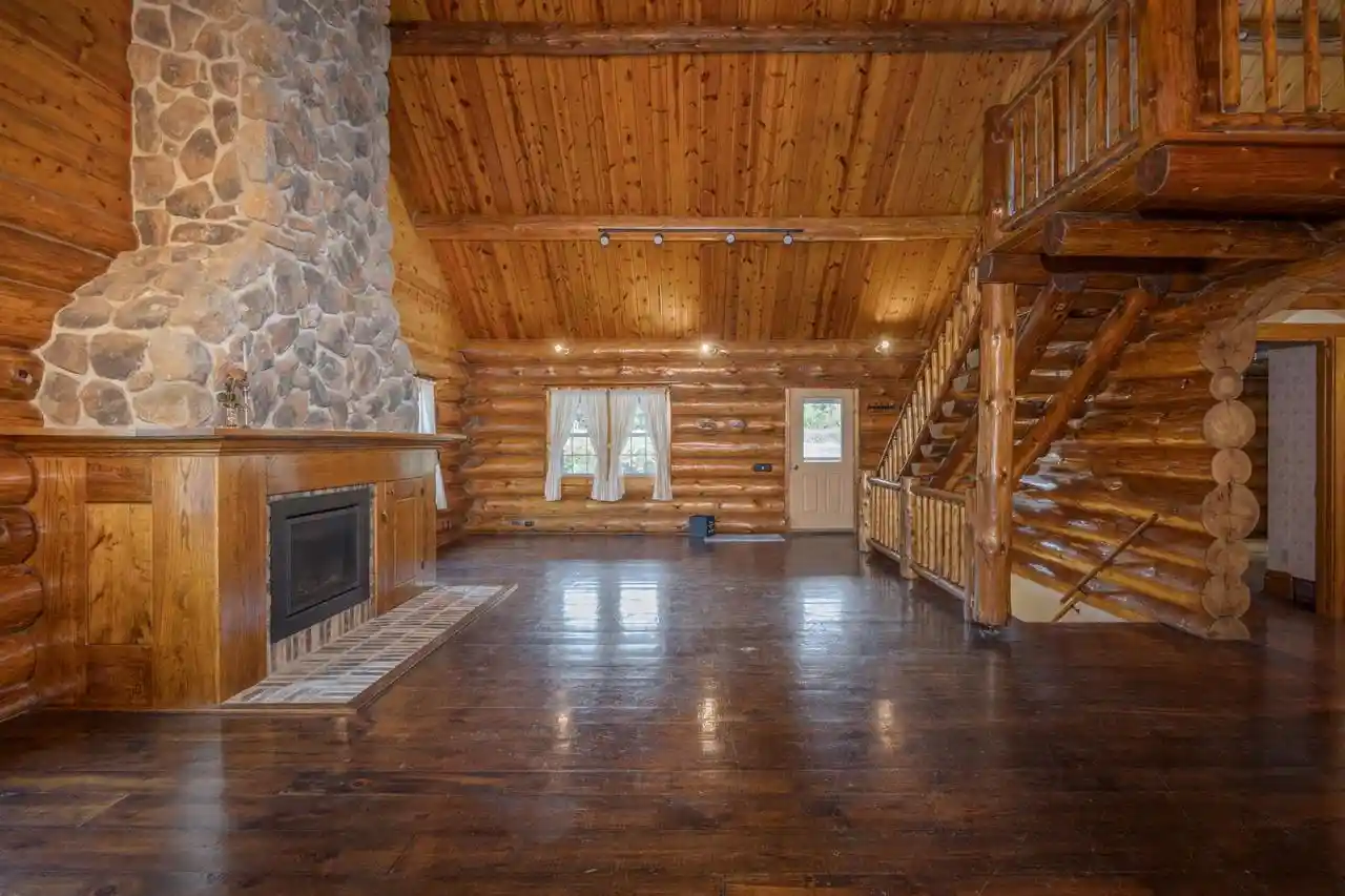 Photo 3 of Single family home for sale at 5005 Breezewood Ln, Winneconne, WI 54986 | MLS# 50334557 | Listing updated on 2026-10-25