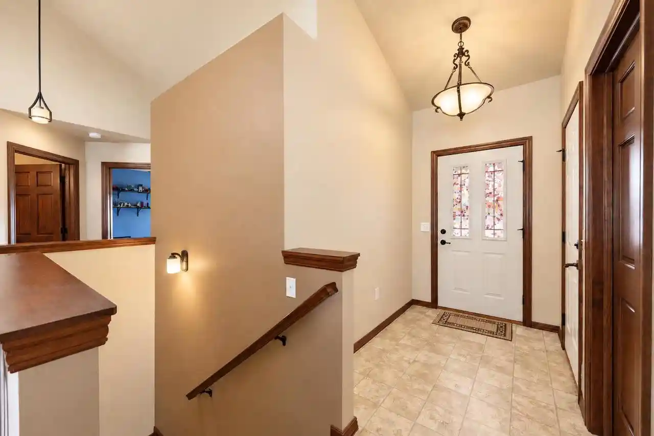 Photo 2 of Single family home for sale at 833 S Melcorn Cir, De Pere, WI 54115 | MLS# 50334581 | Listing updated on 2026-10-25