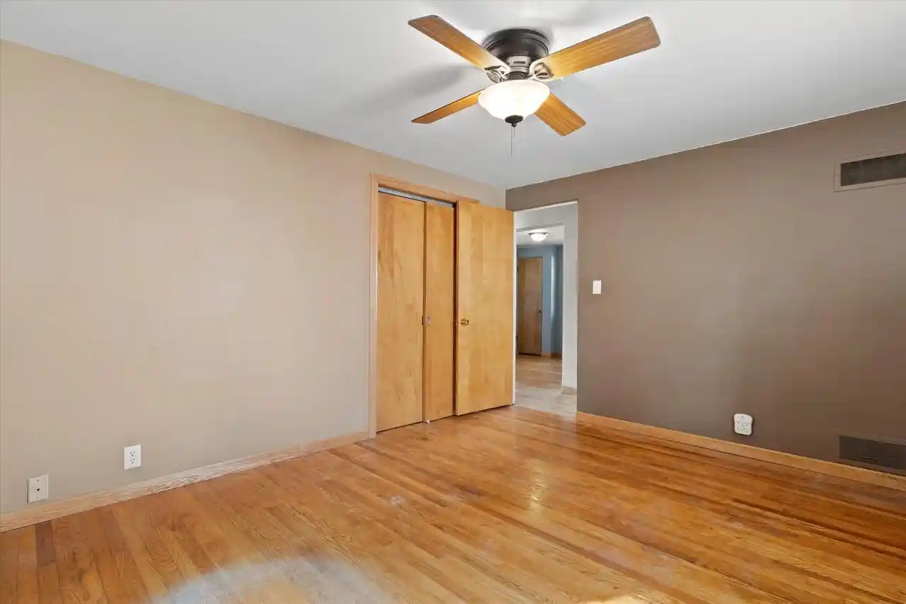 Photo 4 of Single family home for sale at 2228 Magnolia Ln, Green Bay, WI 54304 | MLS# 50334583 | Listing updated on 2026-10-27