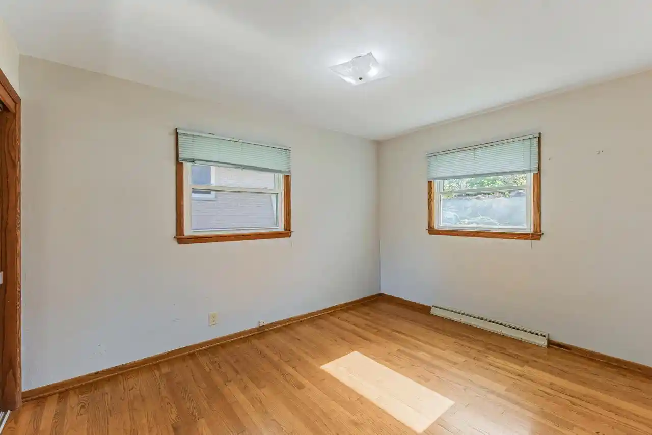 Photo 4 of Single family home for sale at 4436 W Dunwood Rd, Milwaukee, WI 53223 | MLS# 1985404 | Listing updated on 2026-10-22