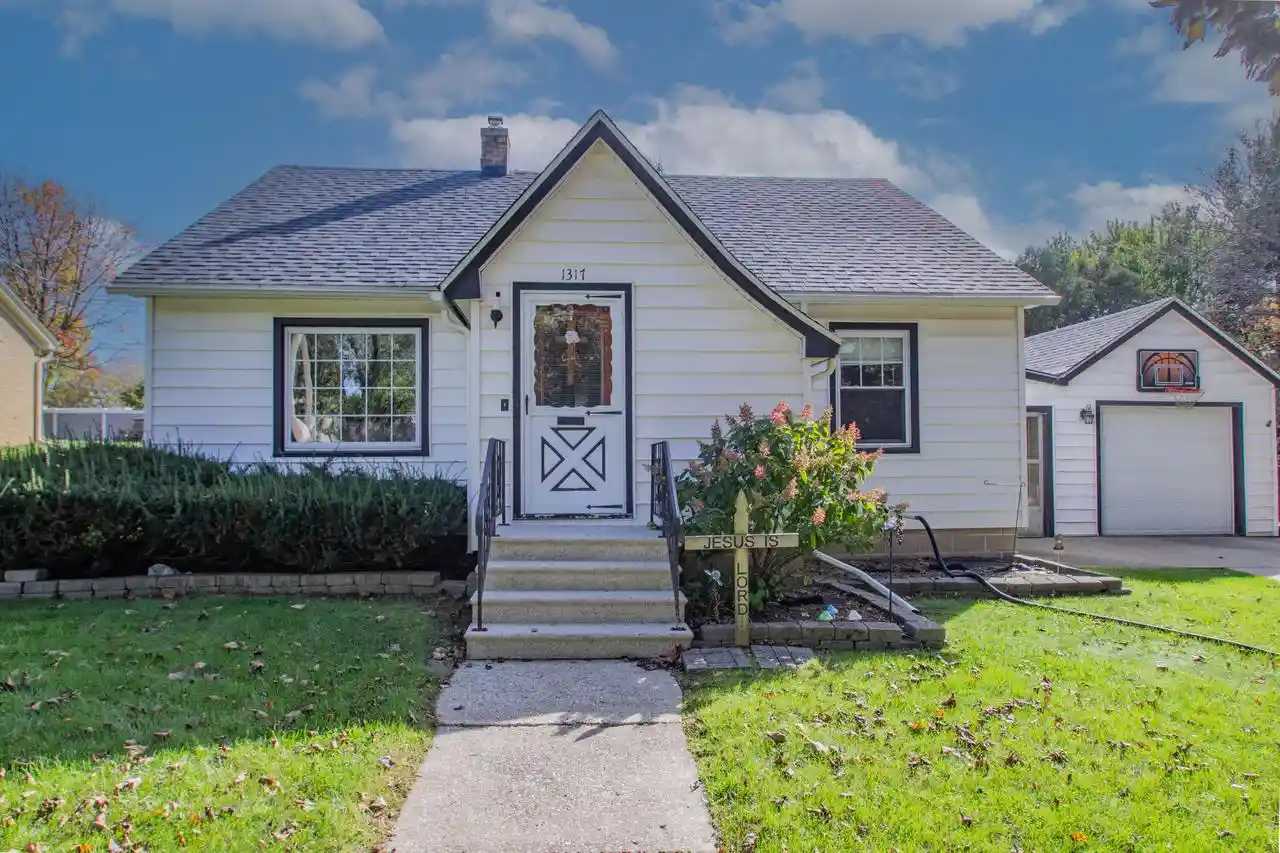 Single family home for sale at 1317 Sunset Ave, Watertown, WI 53094 | MLS# 1985408 | Listing updated on 2026-10-29