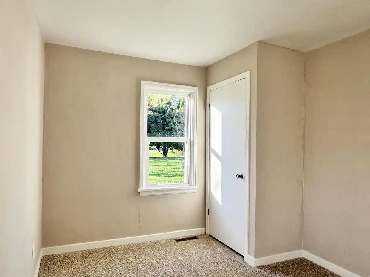 Photo 4 of Single family home for sale at N11031 State Rd 22, Clintonville, WI 54929 | MLS# 50334595 | Listing updated on 2026-10-20