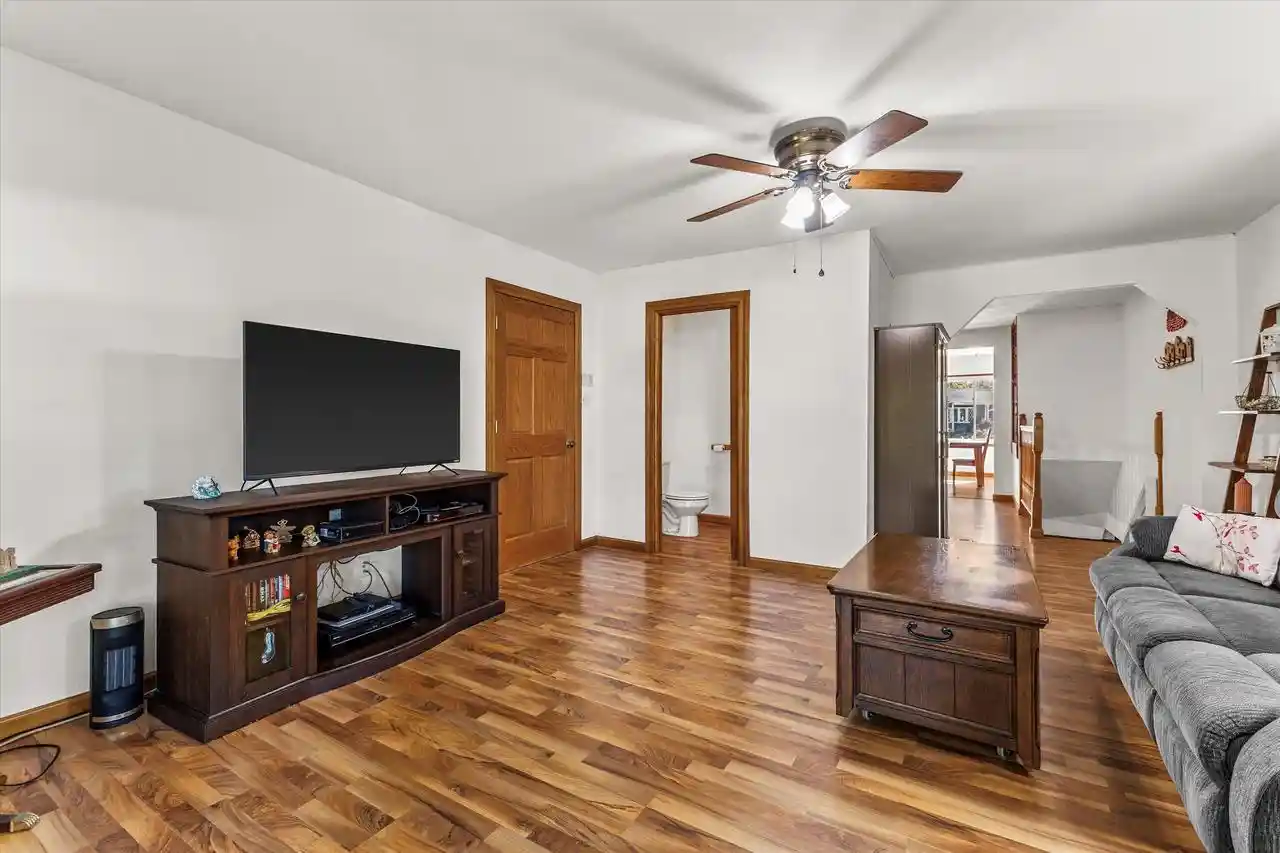 Photo 1 of Single family home for sale at 4220 E Alton Rd, Oak Creek, WI 53154 | MLS# 1985431 | Listing updated on 2026-10-24