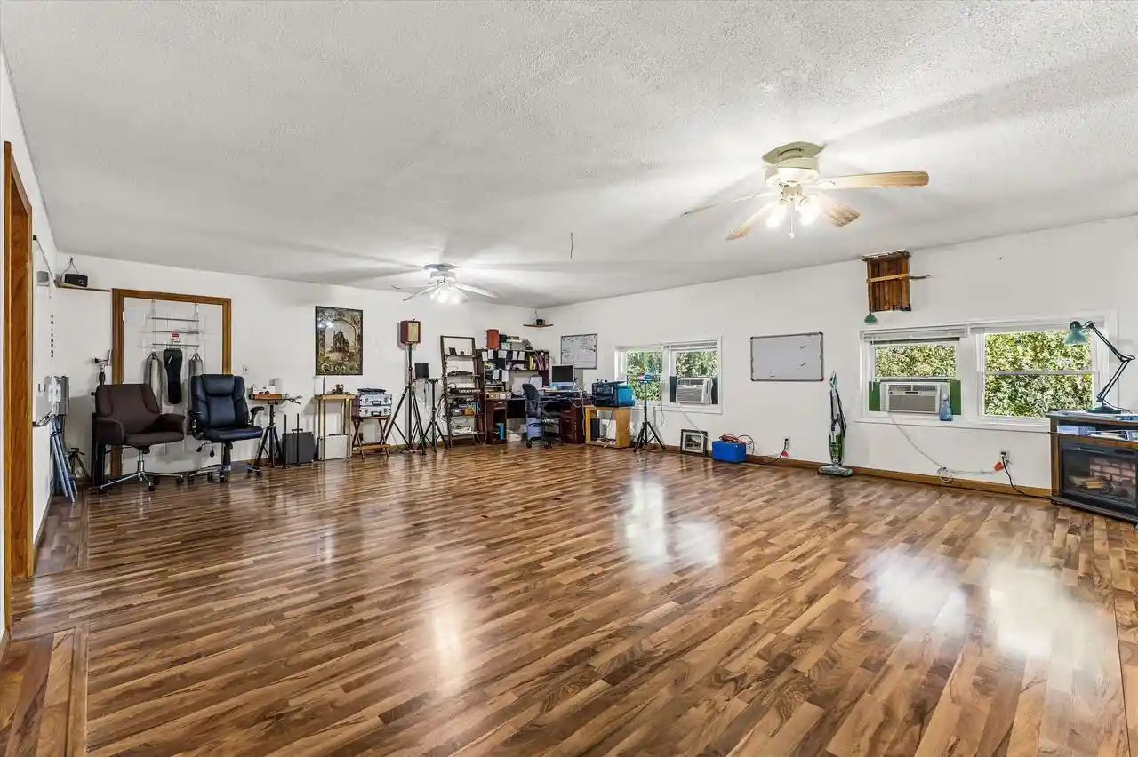 Photo 3 of Single family home for sale at 4220 E Alton Rd, Oak Creek, WI 53154 | MLS# 1985431 | Listing updated on 2026-10-24