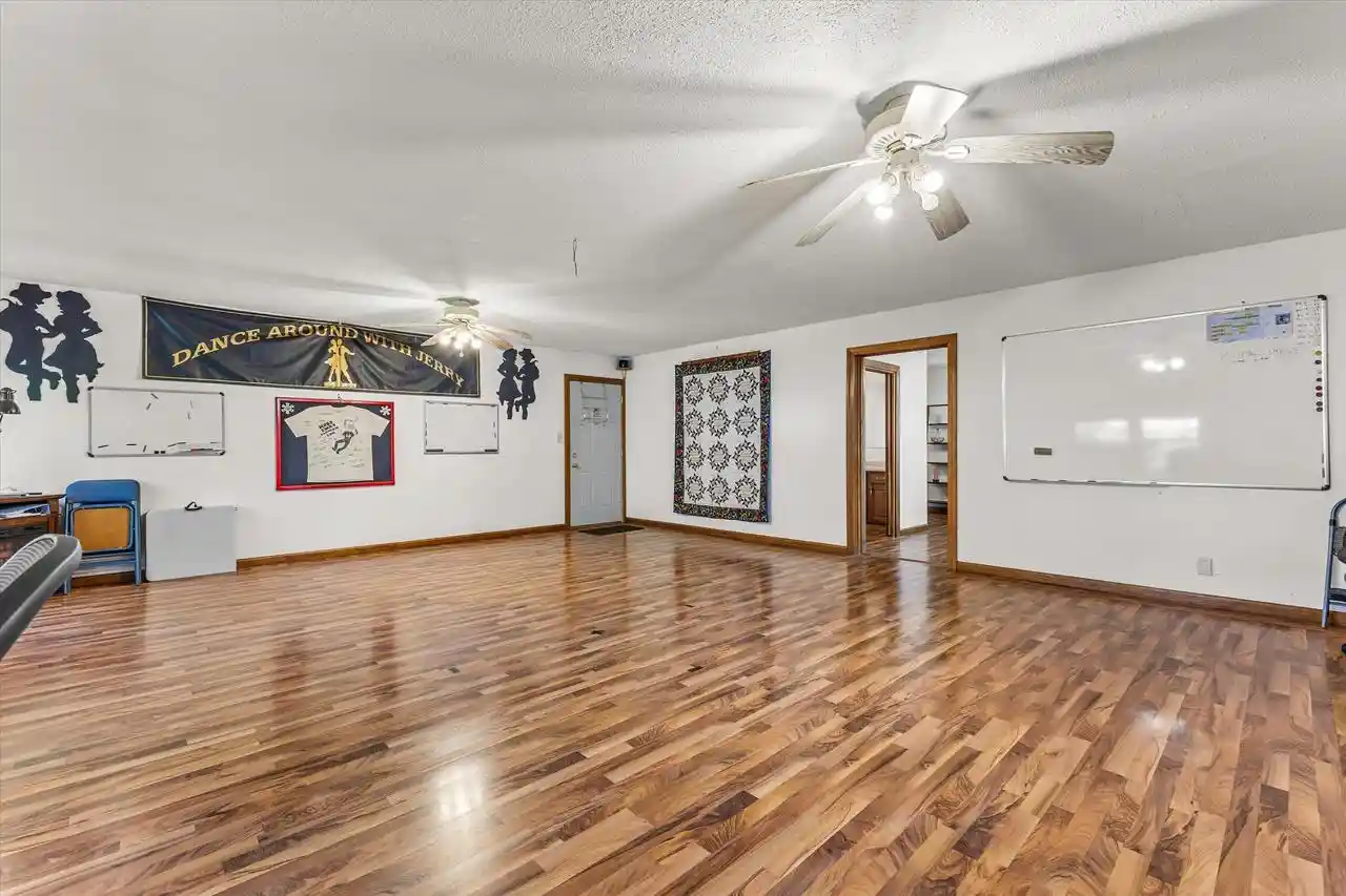 Photo 4 of Single family home for sale at 4220 E Alton Rd, Oak Creek, WI 53154 | MLS# 1985431 | Listing updated on 2026-10-24