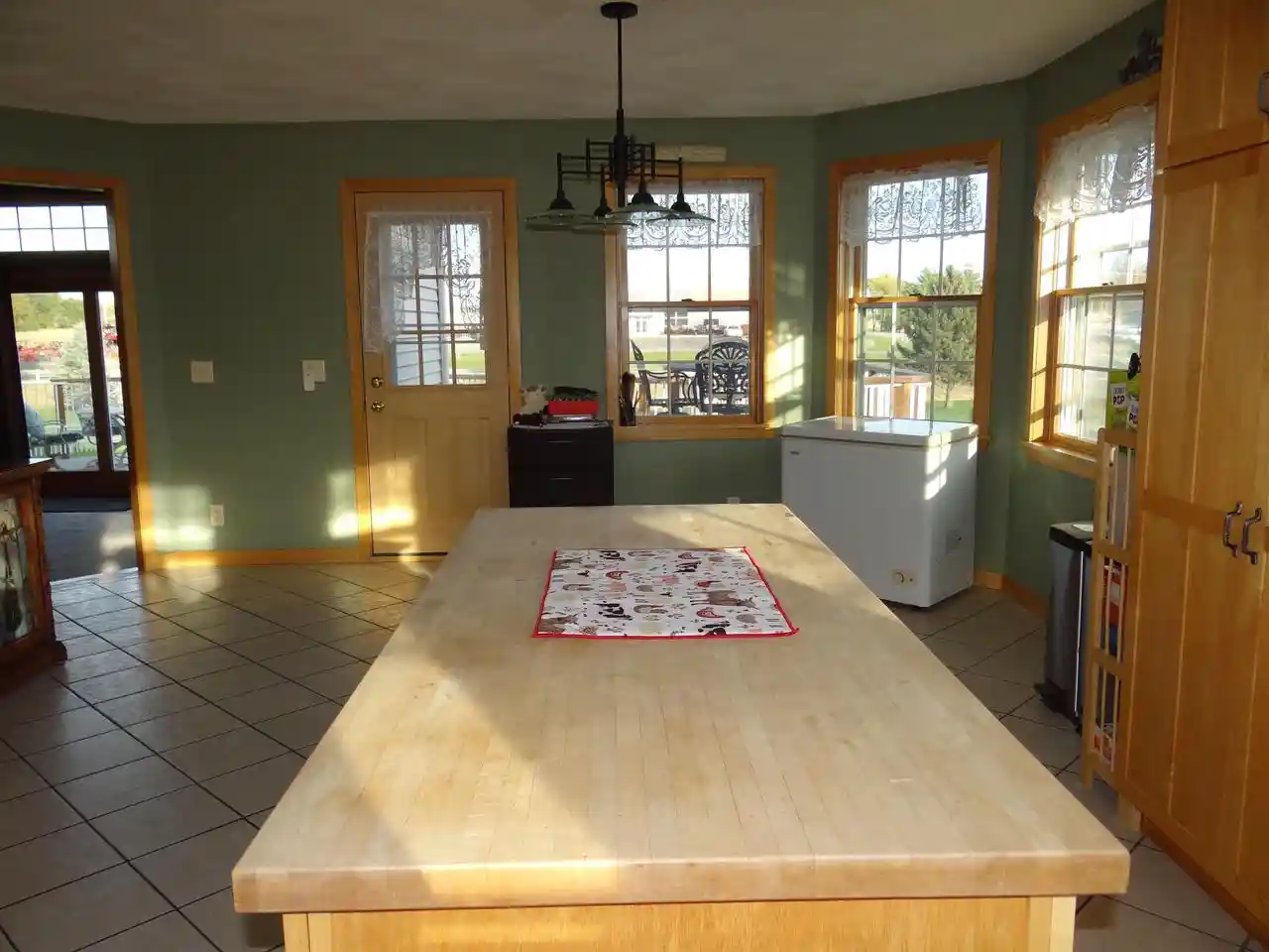Photo 3 of Single family home for sale at 1046 Summerhill Dr, Janesville, WI 53546 | MLS# 2034971 | Listing updated on 2026-10-19