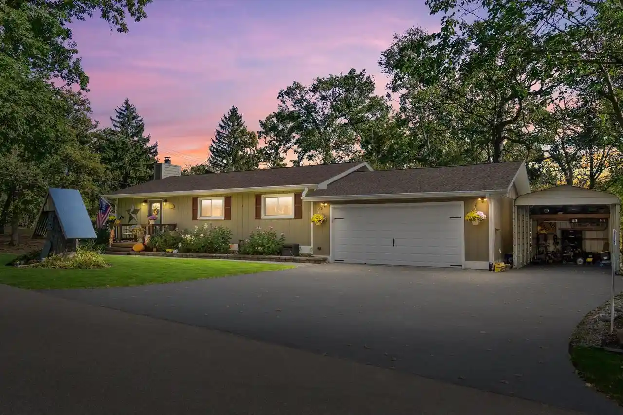 Photo 1 of Single family home for sale at N3260 Tamarack Rd, Lake Geneva, WI 53147 | MLS# 1985440 | Listing updated on 2026-10-26