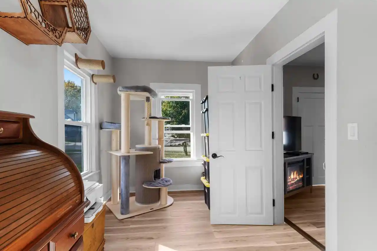 Photo 4 of Single family home for sale at 430 Madison Ave, Omro, WI 54963 | MLS# 50334604 | Listing updated on 2026-10-20