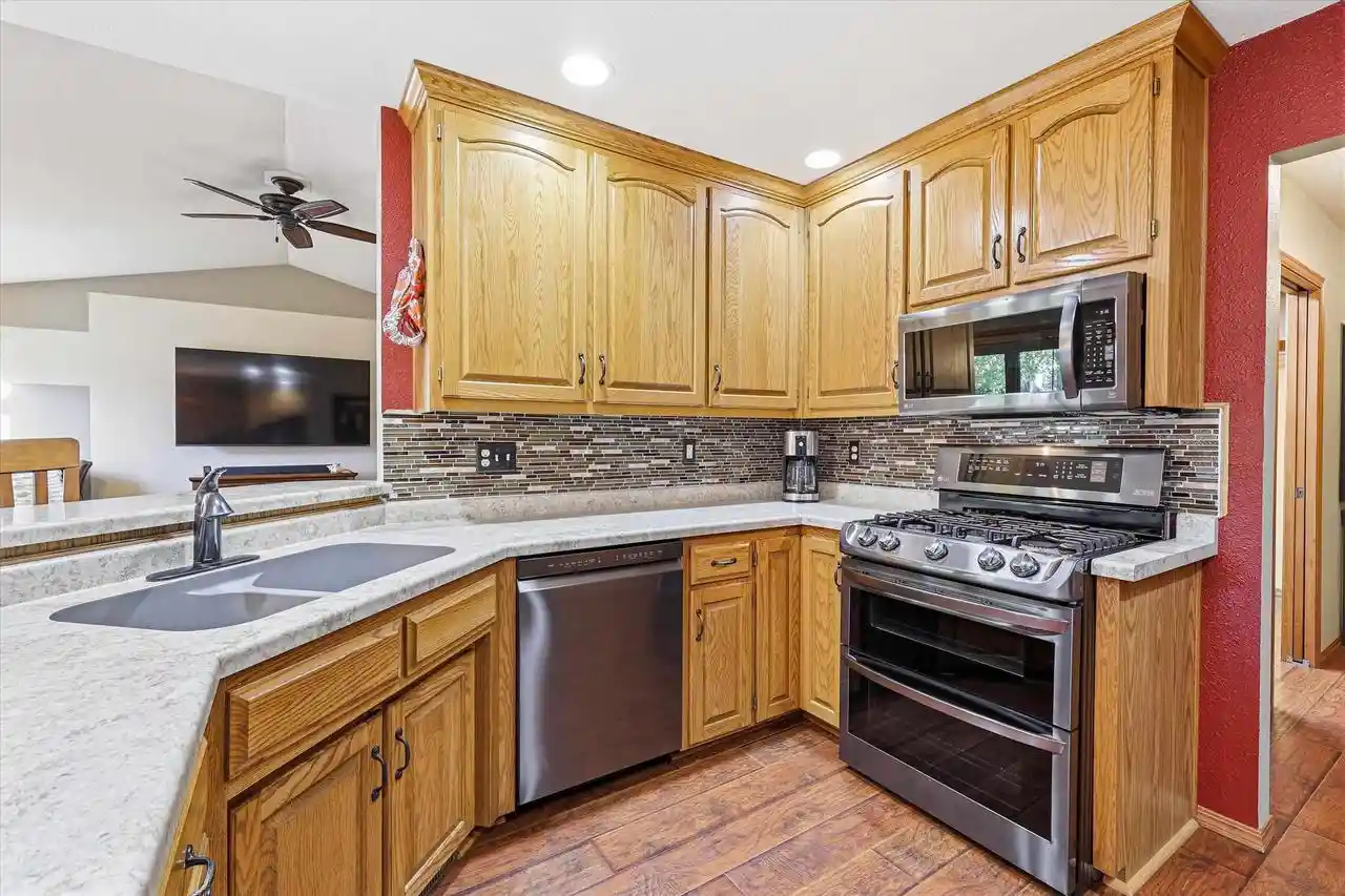 Photo 3 of Single family home for sale at W2421 Hickory Park Dr, Appleton, WI 54915 | MLS# 50334610 | Listing updated on 2026-10-23