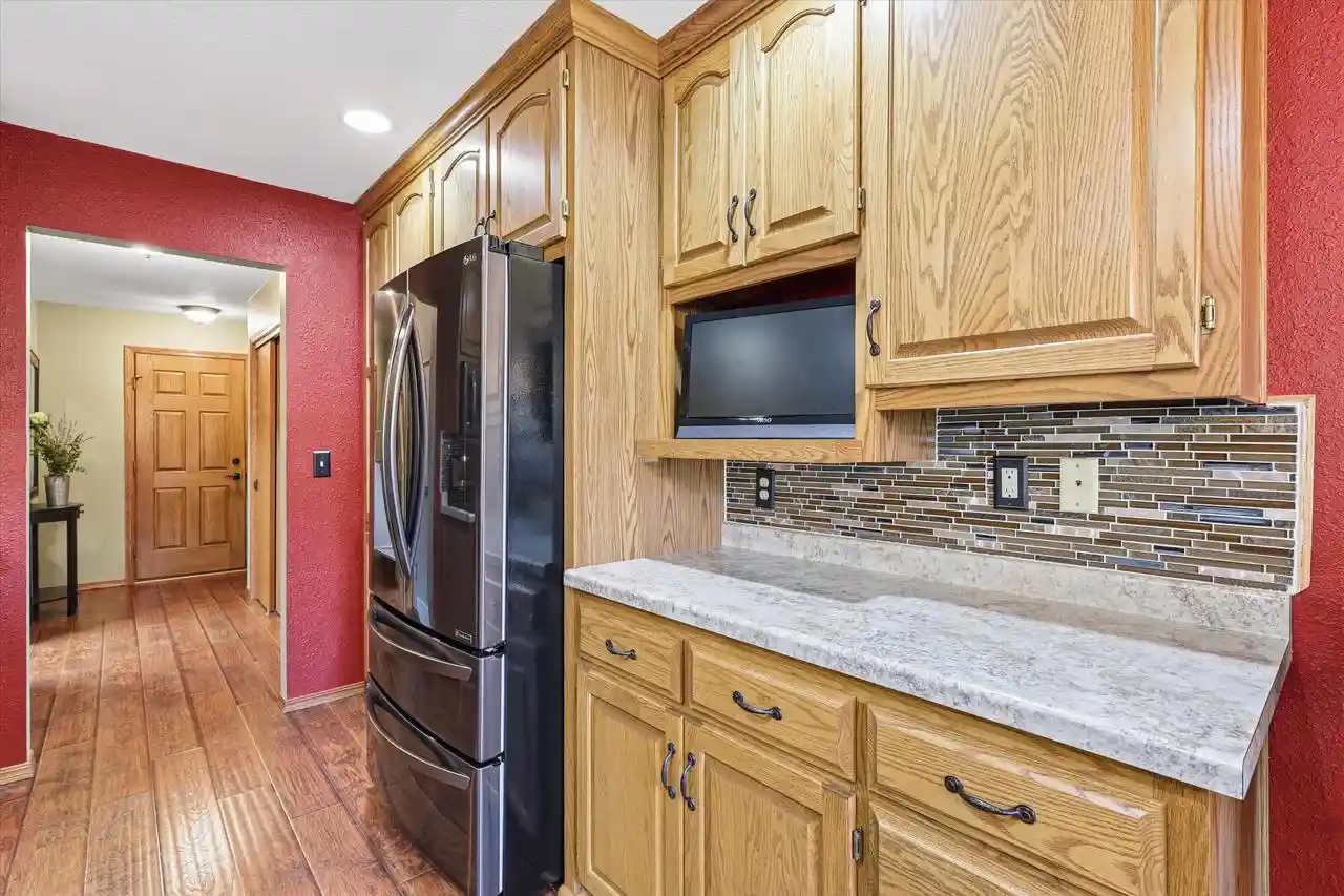 Photo 4 of Single family home for sale at W2421 Hickory Park Dr, Appleton, WI 54915 | MLS# 50334610 | Listing updated on 2026-10-23