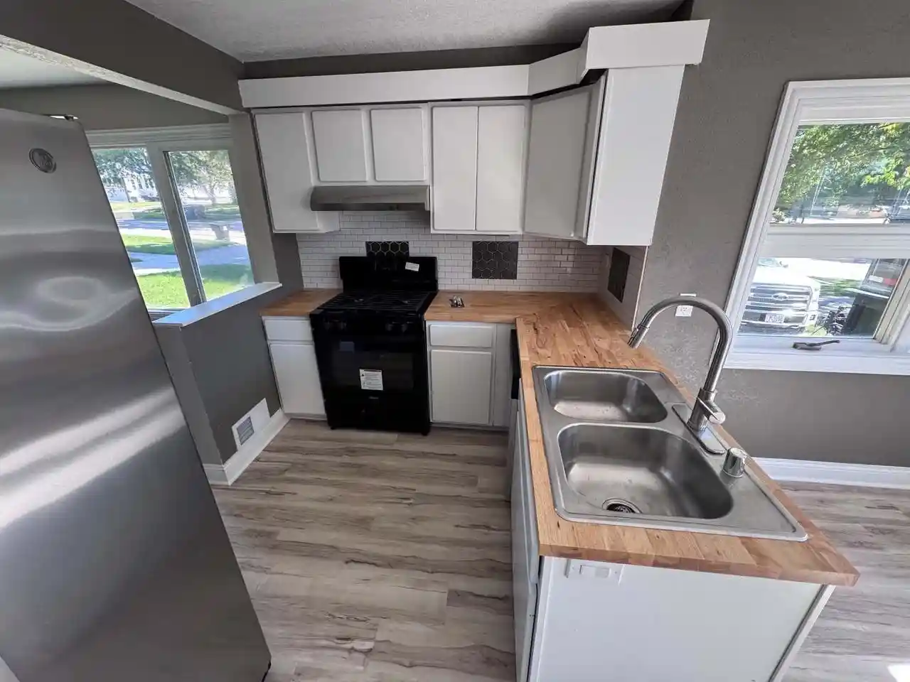 Photo 2 of Single family home for sale at 1024 Illinois St, Racine, WI 53405 | MLS# 1985474 | Listing updated on 2026-10-20