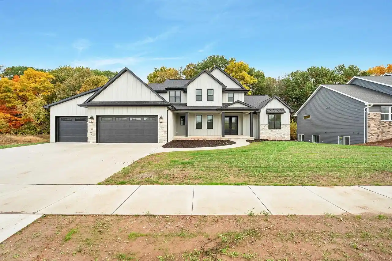 Photo 1 of Single family home for sale at 4926 Big Sky, De Pere, WI 54115 | MLS# 50334615 | Listing updated on 2026-10-26