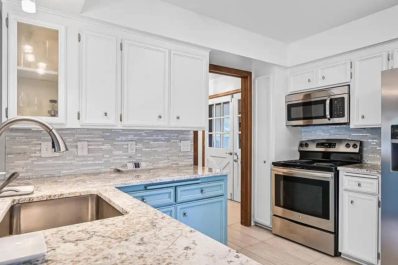 Photo 2 of Condo for sale at 12583 N Woodberry Dr, Mequon, WI 53092 | MLS# 1985482 | Listing updated on 2026-10-27