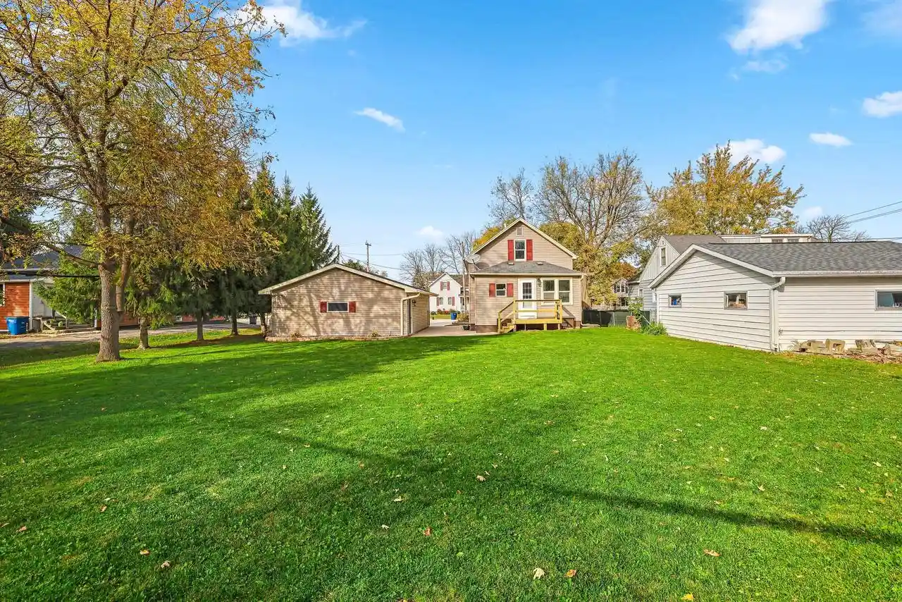 Photo 1 of Single family home for sale at 310 W Pulaski St, Pulaski, WI 54162 | MLS# 50334623 | Listing updated on 2026-10-26