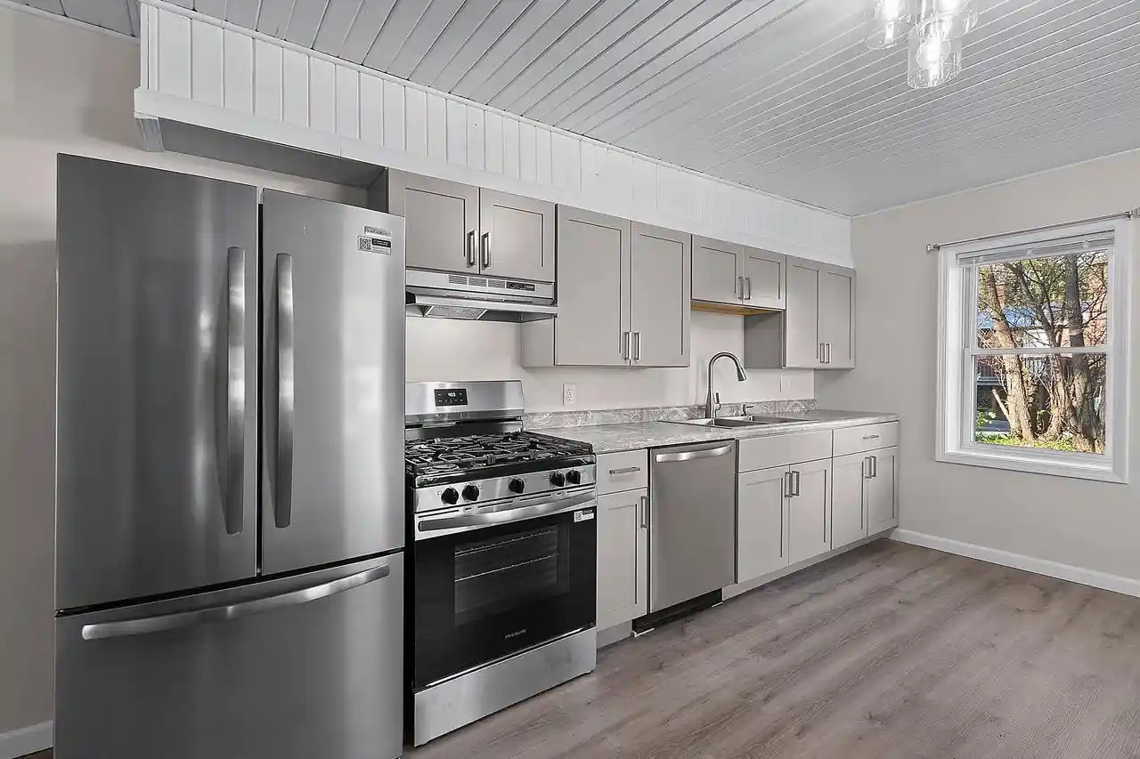 Photo 3 of Single family home for sale at 109 Pecor St, Oconto, WI 54153 | MLS# 50334634 | Listing updated on 2026-10-21