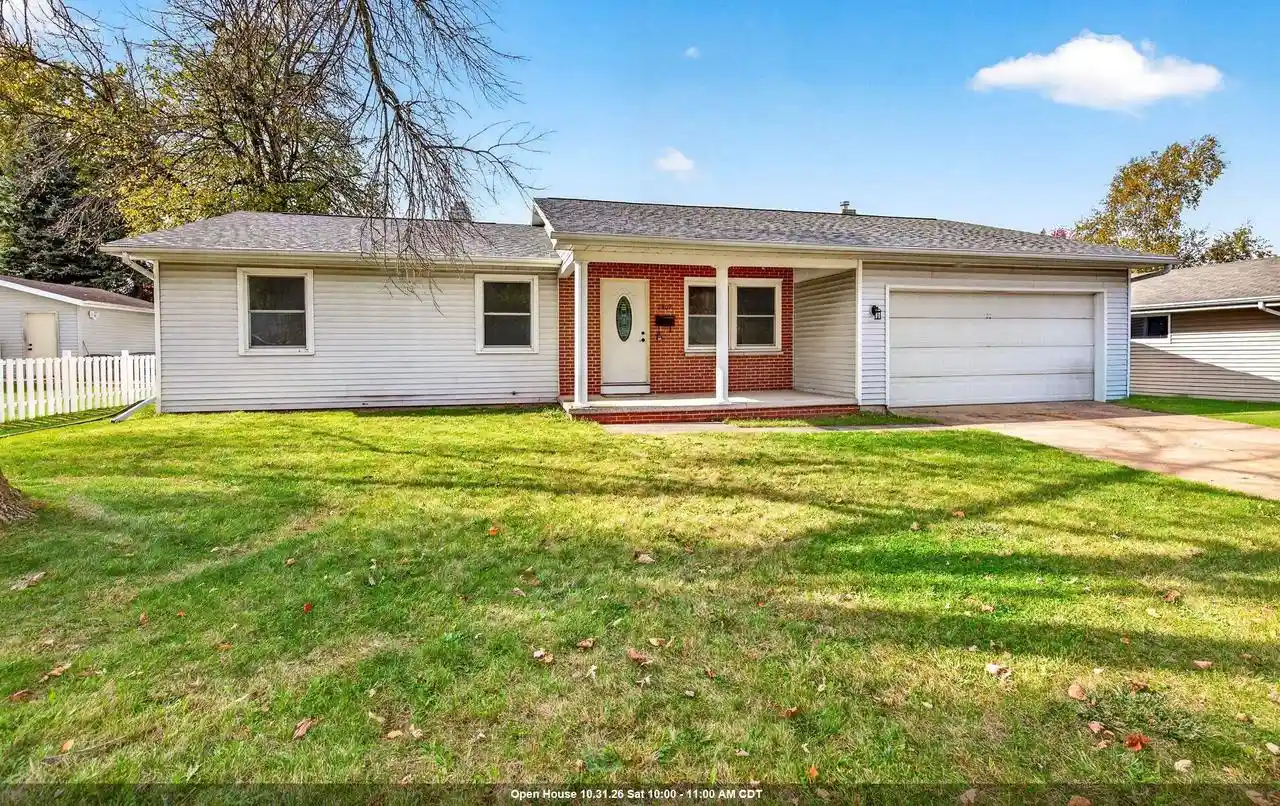 Single family home for sale at 2409 S Gladys Ave, Appleton, WI 54915 | MLS# 50334640