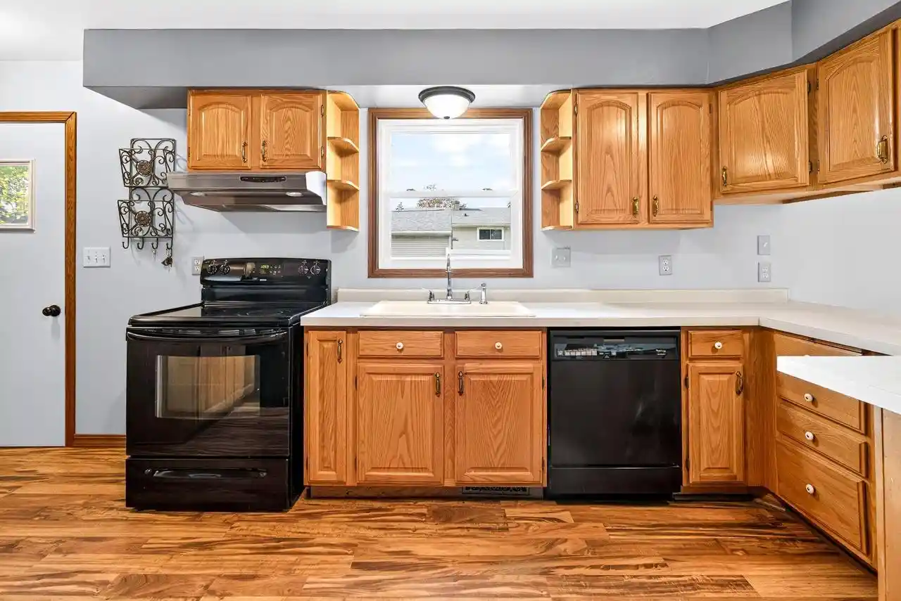Photo 1 of Single family home for sale at 2409 S Gladys Ave, Appleton, WI 54915 | MLS# 50334640 | Listing updated on 2026-10-29
