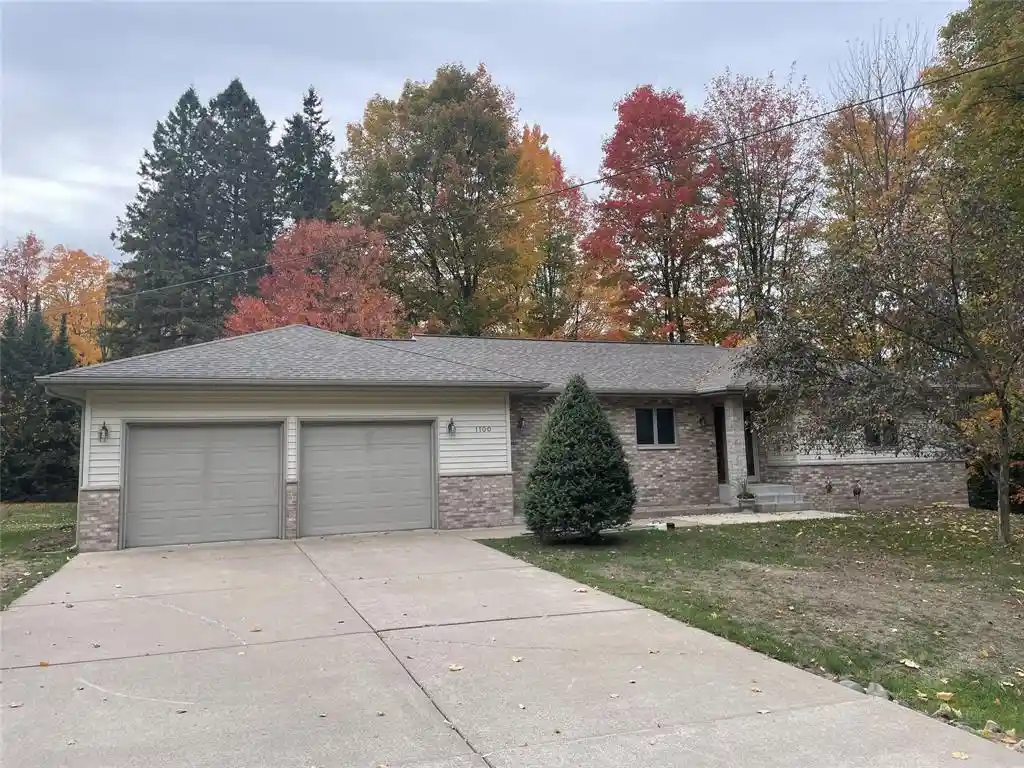 Photo 1 of Single family home for sale at 1100 S 7th Avenue, Park Falls, WI 54552 | MLS# 1606130 | Listing updated on 2026-10-29