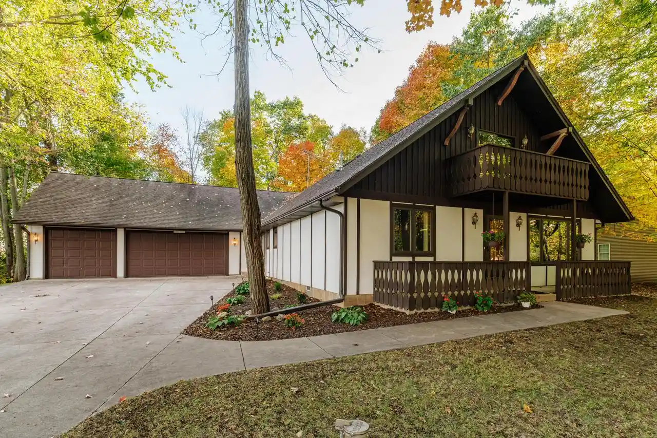 Single family home for sale at S70w16663 Hedgewood Dr, Muskego, WI 53150 | MLS# 1985522