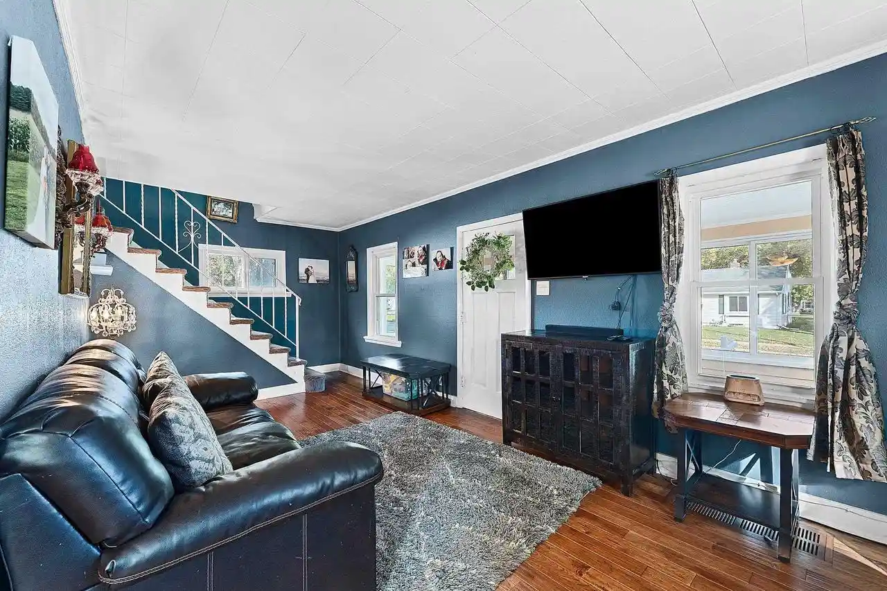 Photo 2 of Single family home for sale at 921 Liberty St, Green Bay, WI 54304 | MLS# 50334632 | Listing updated on 2026-10-28