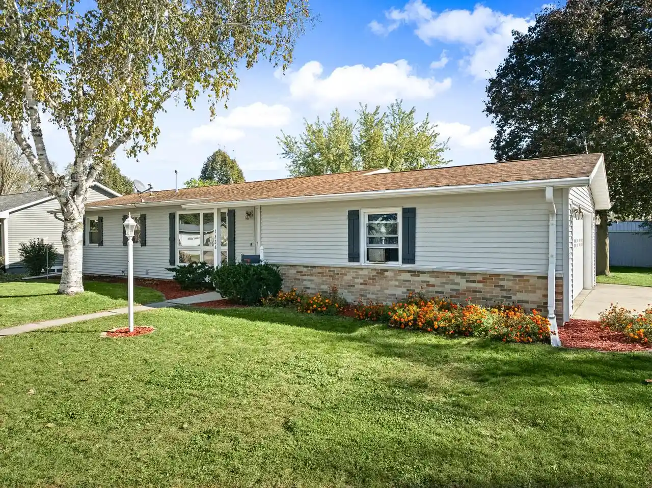 Photo 1 of Single family home for sale at 1328 James Ct, Jefferson, WI 53549 | MLS# 1985542 | Listing updated on 2026-10-21