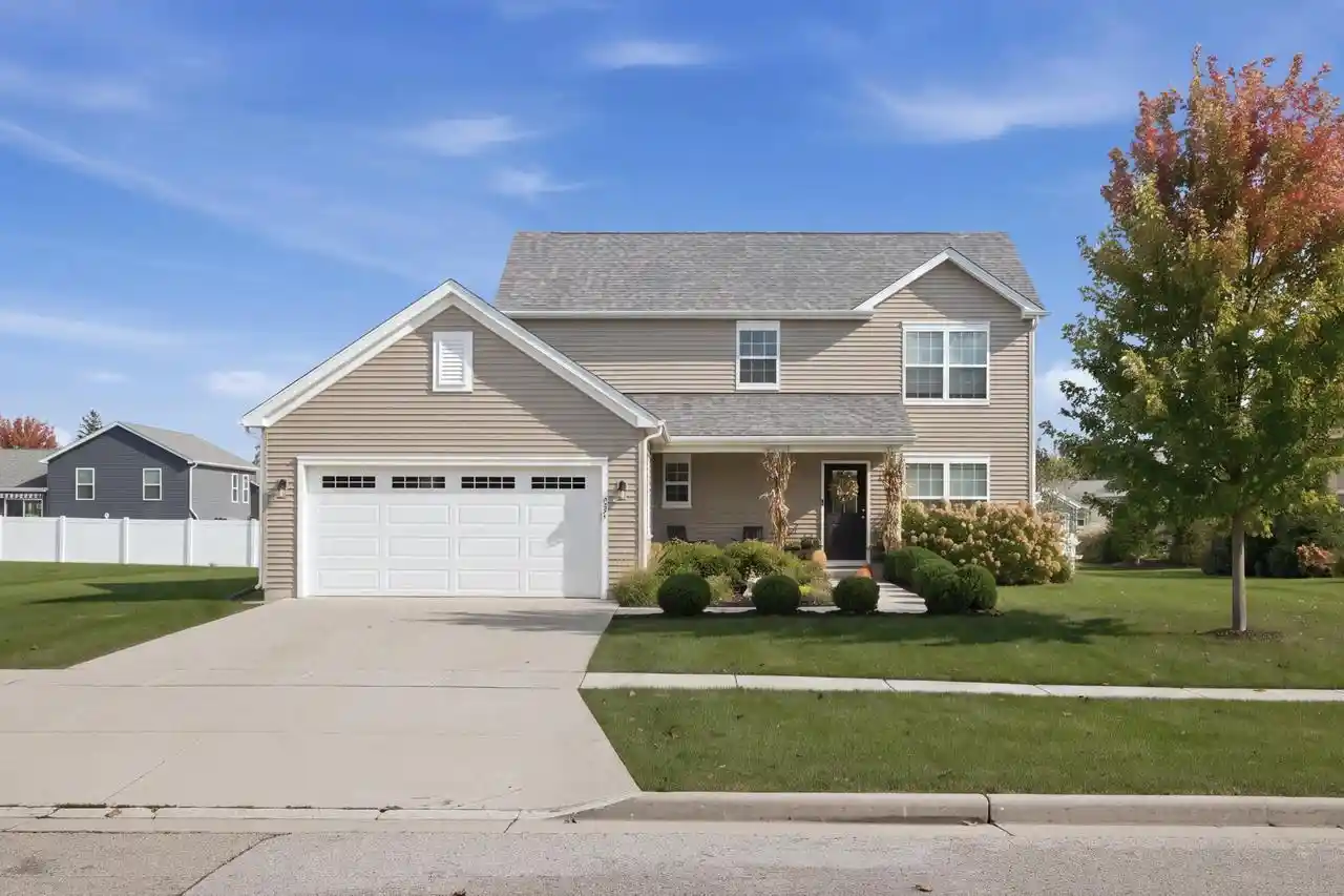 Photo 1 of Single family home for sale at 128 Allen St, Walworth, WI 53184 | MLS# 1985562 | Listing updated on 2026-10-22