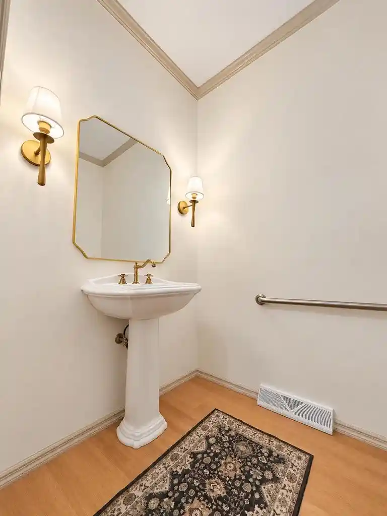 Photo 3 of Single family home for sale at 4520 Choctaw Trl, Green Bay, WI 54313 | MLS# 50334658 | Listing updated on 2026-10-23