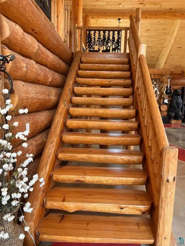 Photo 3 of Single family home for sale at 2423 E State Hwy 105, Superior, WI 54880 | MLS# 6128585 | Listing updated on 2026-10-28
