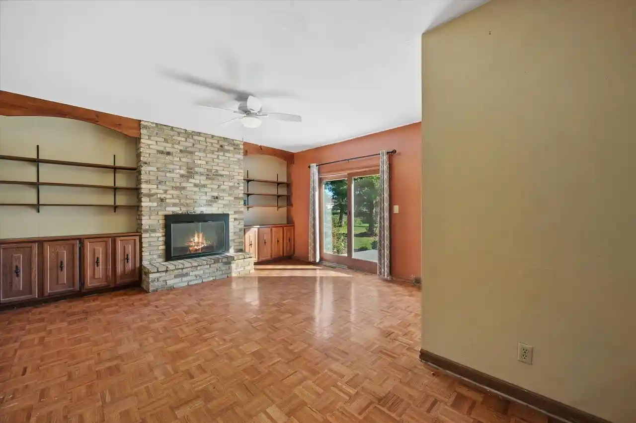 Photo 3 of Single family home for sale at W328s7882 Glen Way, Mukwonago, WI 53149 | MLS# 1985594 | Listing updated on 2026-10-23